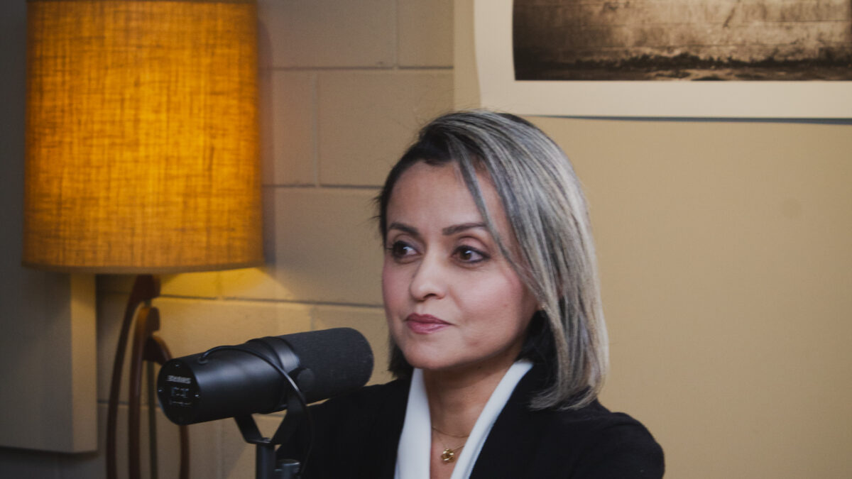 Dra. Lizbeth Uribe Durán, Coordinadora de Operaciones hablando de su experiencia en la gestión aduanal en México.